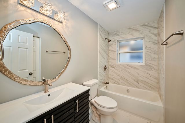 1506 E 72nd Place, Chicago, IL 60619