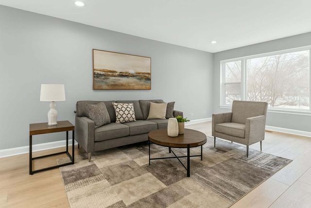 1506 E 72nd Place, Chicago, IL 60619