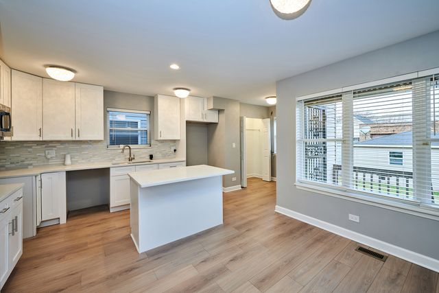 1506 E 72nd Place, Chicago, IL 60619