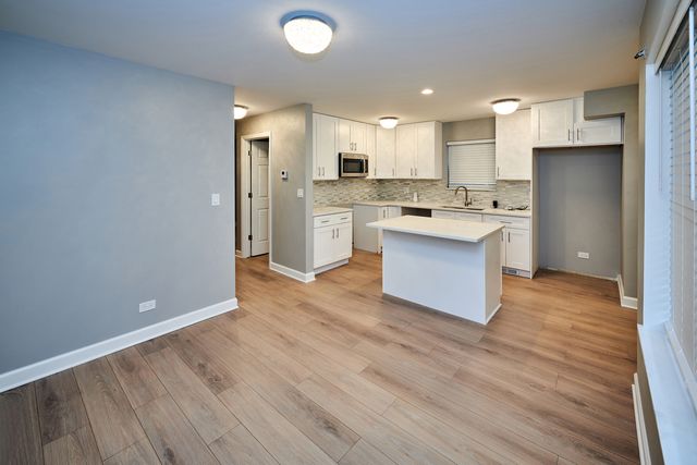 1506 E 72nd Place, Chicago, IL 60619