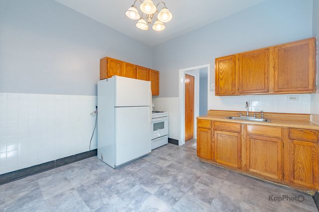 3001 S Haynes Court 2M, Chicago, IL 60608