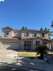 1016 Cypress Run Dr, Stockton, CA 95209