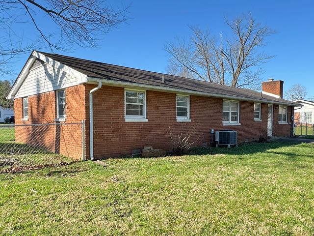 1312 Rocky Ford Road, Columbus, IN 47203