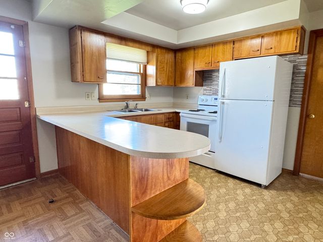 1312 Rocky Ford Road, Columbus, IN 47203