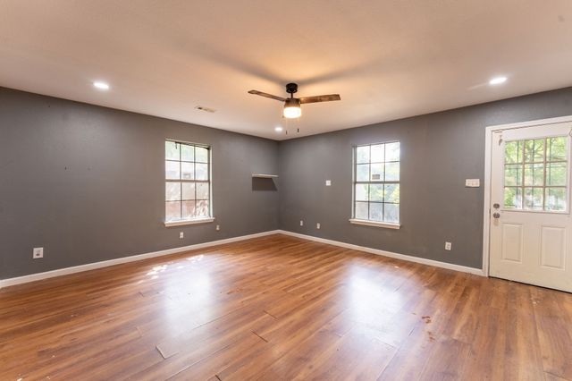 1502 Adelaide Drive, Dallas, TX 75216