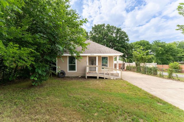 1502 Adelaide Drive, Dallas, TX 75216