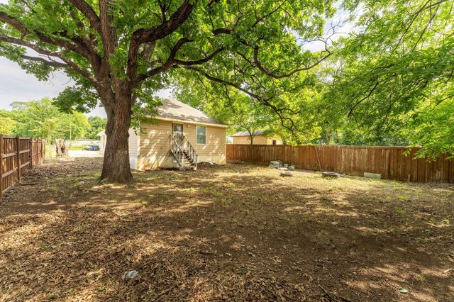 1502 Adelaide Drive, Dallas, TX 75216