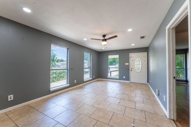 1502 Adelaide Drive, Dallas, TX 75216