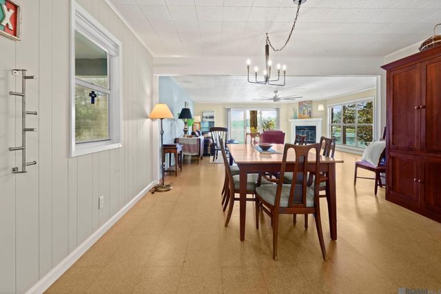 10304 Paradise Ln, St Francisville, LA 70775