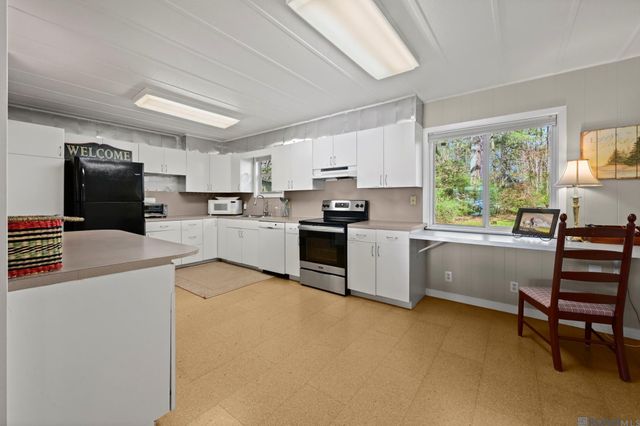 10304 Paradise Ln, St Francisville, LA 70775