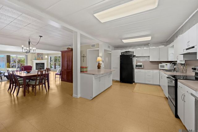 10304 Paradise Ln, St Francisville, LA 70775