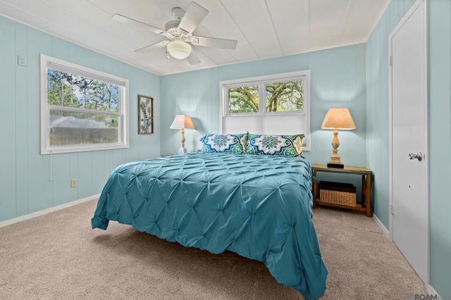 10304 Paradise Ln, St Francisville, LA 70775