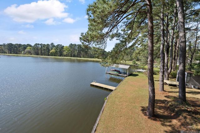 10304 Paradise Ln, St Francisville, LA 70775