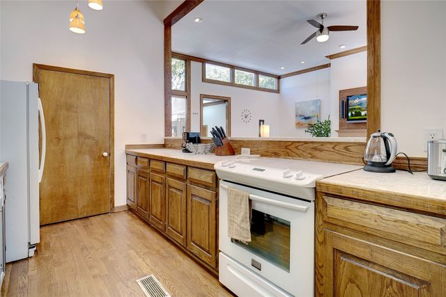 6434 Southpoint Drive, Dallas, TX 75248