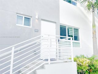 2535 NE 193rd St 4102, Miami, FL 33180