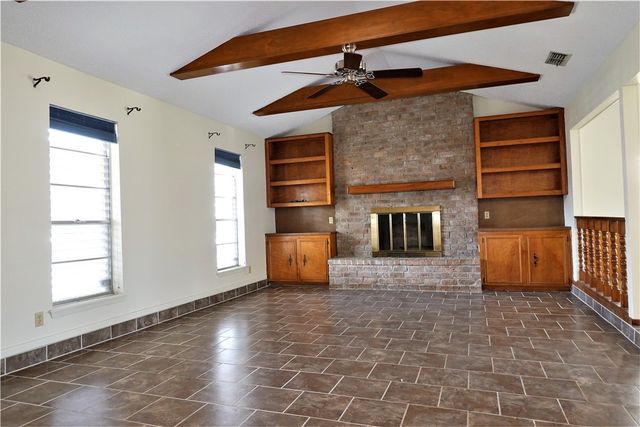 2202 Aspen Dr, Portland, TX 78374