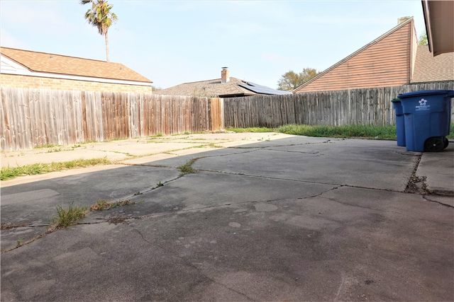 2202 Aspen Dr, Portland, TX 78374