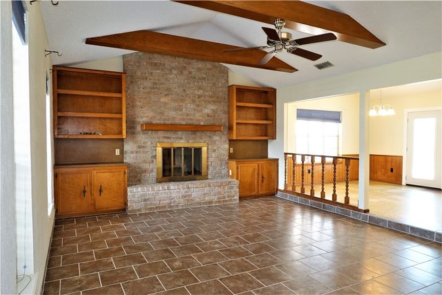 2202 Aspen Dr, Portland, TX 78374