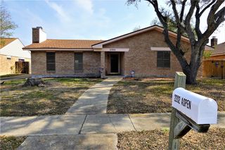 2202 Aspen Dr, Portland, TX 78374
