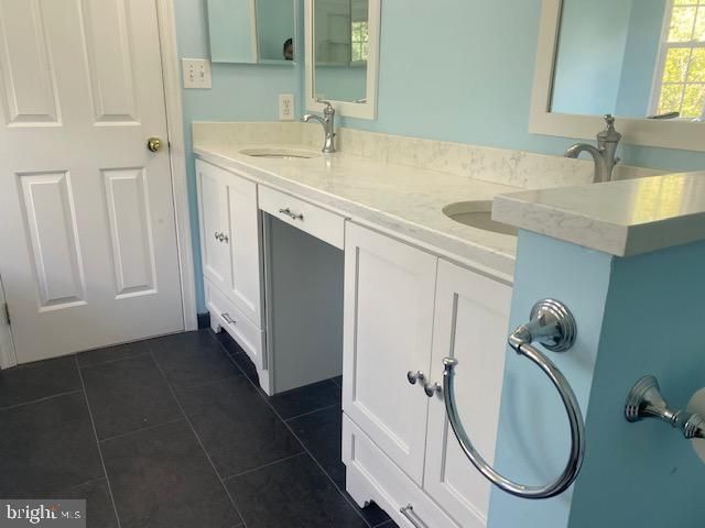 6 WYCKOFF DR, Pennington, NJ 08534