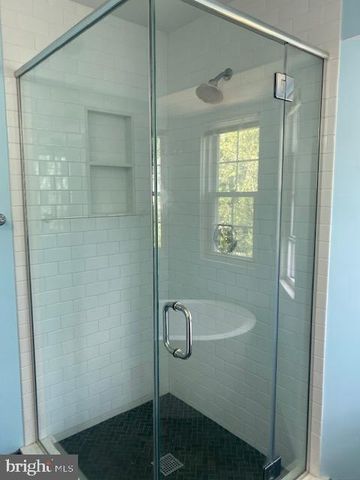 6 WYCKOFF DR, Pennington, NJ 08534