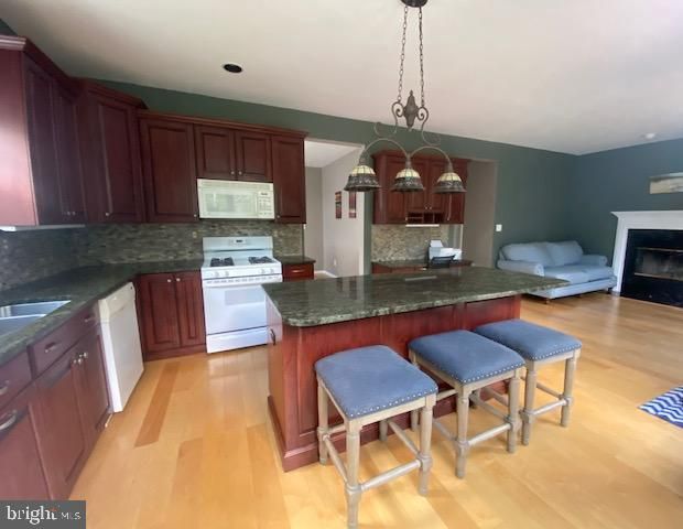 6 WYCKOFF DR, Pennington, NJ 08534