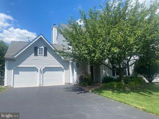 6 WYCKOFF DR, Pennington, NJ 08534