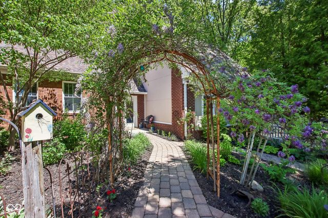 8744 W 86th Street, Indianapolis, IN 46278