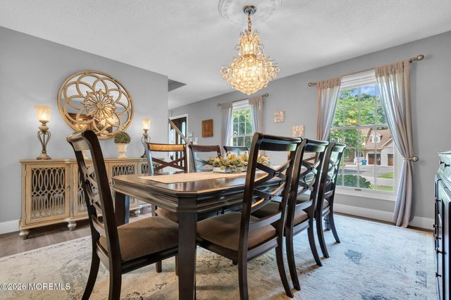 6 Harvest Court, Jackson, NJ 08527