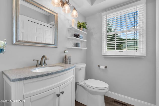 6 Harvest Court, Jackson, NJ 08527