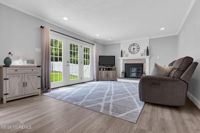 6 Harvest Court, Jackson, NJ 08527