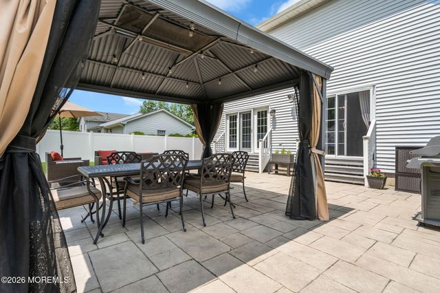 6 Harvest Court, Jackson, NJ 08527