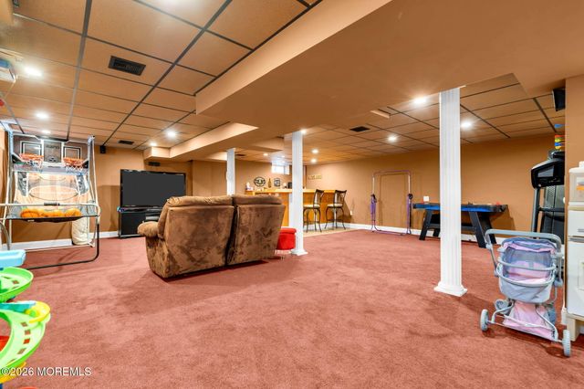 6 Harvest Court, Jackson, NJ 08527