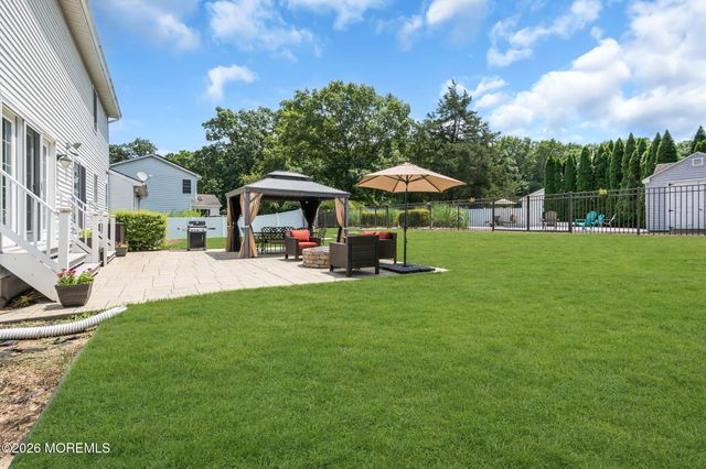 6 Harvest Court, Jackson, NJ 08527