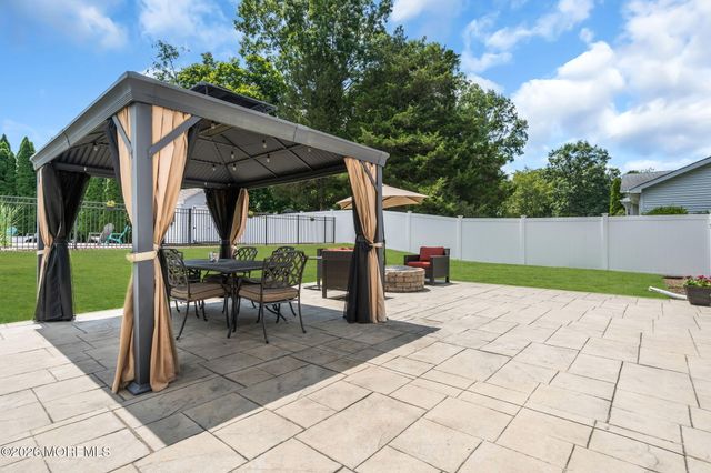 6 Harvest Court, Jackson, NJ 08527
