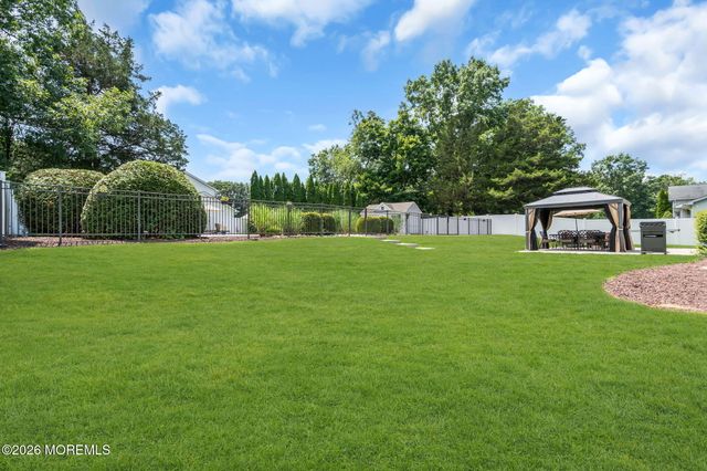 6 Harvest Court, Jackson, NJ 08527