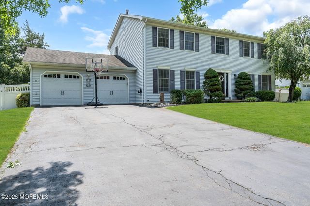 6 Harvest Court, Jackson, NJ 08527