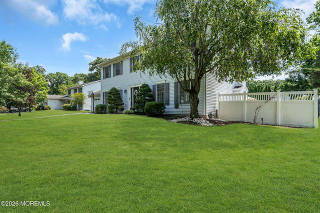 6 Harvest Court, Jackson, NJ 08527
