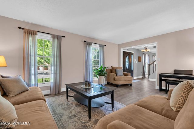 6 Harvest Court, Jackson, NJ 08527