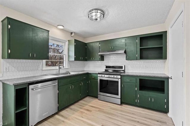 9052 E 59th Street, Raytown, MO 64133