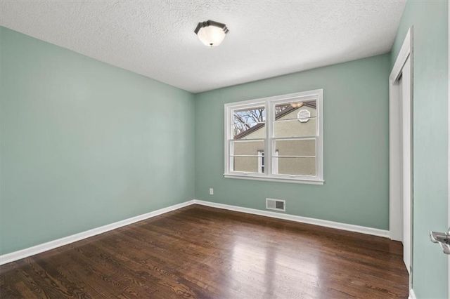 9052 E 59th Street, Raytown, MO 64133