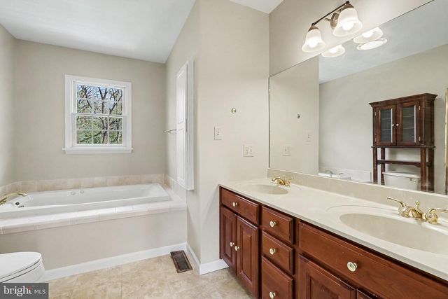 14 ROYAL DRIVE, Carlisle, PA 17015