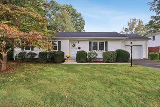 26 Leeds St, Chicopee, MA 01013