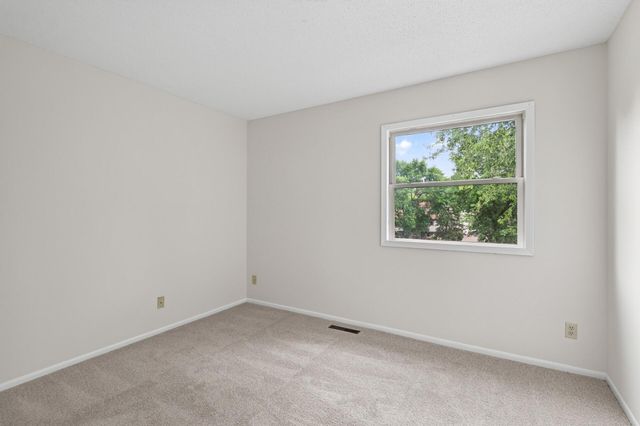 3429 Pilgrim Lane N, Plymouth, MN 55441