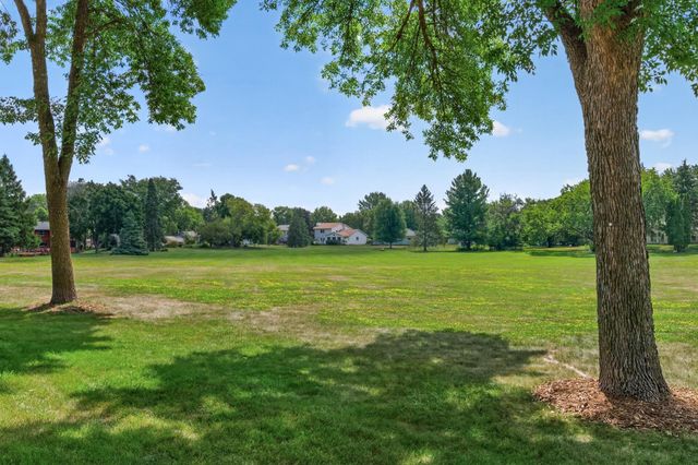 3429 Pilgrim Lane N, Plymouth, MN 55441