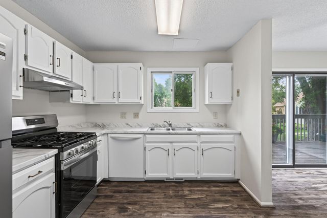 3429 Pilgrim Lane N, Plymouth, MN 55441