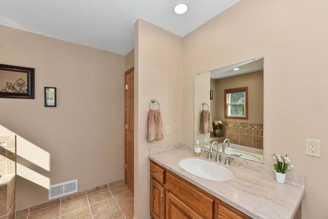 18525 Pleasant STREET, Brookfield, WI 53045