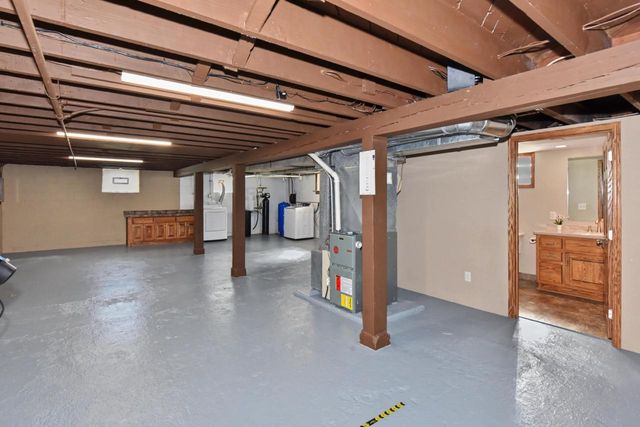 18525 Pleasant STREET, Brookfield, WI 53045