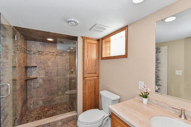 18525 Pleasant STREET, Brookfield, WI 53045