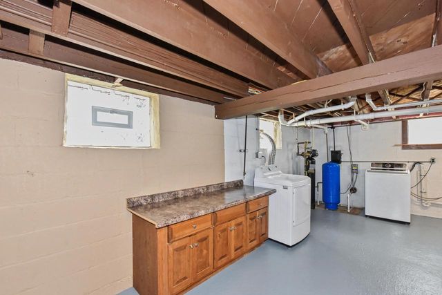 18525 Pleasant STREET, Brookfield, WI 53045